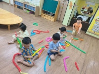 행복한 은방울~1 - 👉은방울반(만2세) - 육영 숲 어린이집 행복한 은방울~1