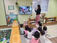 사랑스런 은방울♡ - 👉은방울반(만2세) - 육영 숲 어린이집 사랑스런 은방울♡