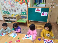 사랑스런 은방울♡ - 👉은방울반(만2세) - 육영 숲 어린이집 사랑스런 은방울♡