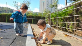 아기양지반의 가을♡ - 👉양지꽃반 1반 (만0세) - 육영 숲 어린이집 아기양지반의 가을♡