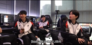 자기 감독 극딜하는 비디디+감독 싸움 붙이는 비디디 - 웃긴자료... - 도탁스 (DOTAX) 자기 감독 극...