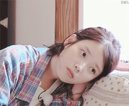 전불산방민박 | 4년전 효리네민박 시절 아이유.gif - 웃긴자료 ‥‥‥‥‥、 - 도탁스 (DOTAX) 4년전 효리네민박 시절 아이유.gif
