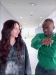 행복해보이는 조나단(with 카리나).gif - 웃긴자료 ‥‥‥‥‥、 - 도탁스 (DOTAX) 행복해보이는 조나단(with 카리나).gif
