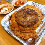 광장시장에서 엄청 인기 많은 빈대떡집...JPG - 악플달면 쩌리쩌려버려... 20대들의 알흠다운 공간 광장시장에서 엄청 인기 많은 빈대떡집...JPG