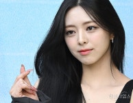 작성자랑 참 잘 어울리는 존예녀 ITZY 유나 - 웃긴자료 ‥‥‥‥‥、 - 도탁스 (DOTAX) 작성자랑 참 잘 어울리는 존예녀 ITZY 유나
