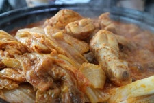 묵은지 돼지고기찜vs묵은지 닭볶음탕 - 웃긴자료 ‥‥‥‥‥、 - 도탁스 (DOTAX) 묵은지 돼지고기찜vs묵은지 닭볶음탕