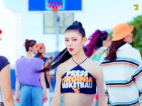 올백 포니테일 스타일 반응좋은 뉴진스 다니엘.JPGIF - 인스티즈(instiz) 이슈 카테고리 올백 포니테일 스타일 반응좋은 뉴진스 다니엘.JPGIF