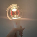 드디어 응원봉 디자인 나온 스테이씨 - 웃긴자료 ‥‥‥‥‥、 - 도탁스 (DOTAX) 드디어 응원봉 디자인 나온 스테이씨