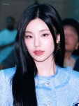 밀라노 패션위크 참가를 위해 출국하는 ITZY 예지.jpgif... - 도탁스 (DOTAX) 밀라노 패션위크 참가를 위해 출국하는 ITZY 예지.jpgif