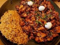 꼬꼬아찌 숯불치킨 비주얼.......jpg - 웃긴자료 ‥‥‥‥‥、 - 도탁스 (DOTAX) 꼬꼬아찌 숯불치킨 비주얼.......jpg