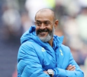 경기 종료 후 손흥민 바라보는 누누 눈빛.jpg - ★ ··· 해외토크방 - 樂soccer 경기 종료 후 손흥민 바라보는 누누 눈빛.jpg