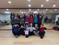 2025년 시니어 건강 프로그램＜가자! 도서관으로~ 신나는 실버체조.댄스 ＞ 1강~20강 잘 마쳤습니다 ^^ - ...........불서사랑 도서관... 