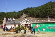 [테마여행[28@36인승]2025월 12월 25일 목요일] 산타마을 크리스마스 눈꽃 축재 백두대간 협곡열차 V-Train+체르마트길 안 - 1 토요산행... 