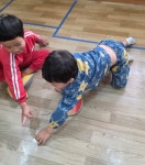 탁구공으로 놀아요. - 유아연장반 - 익산딩동댕어린이집 탁구공으로 놀아요.