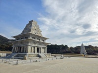 1박2일 둘째 날 이야기(익산 미륵사지석탑-법주사) - └─▶ 일반... 무아투어 늦가을여행! 1박2일 둘째 날 이야기(익산 미륵사지석탑-법주사)