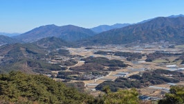 지리산의 북부, 운봉읍 일대에서 포착된 황매산. - 산행 사진방 - 공주산악회 지리산의 북부, 운봉읍 일대에서 포착된 황매산.