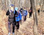 군포수리산둘레길 수리산역~출발 2021.12.04. 맑음 - ■ 수리산악회■ - 겨자씨 장학회 군포수리산둘레길 수리산역~출발 2021.12.04. 맑음