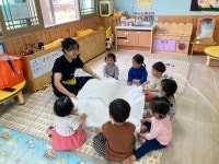 소꿉오감 - 태극기 물감놀이 - 햇살반 - 제주신촌어린이집 소꿉오감 - 태극기 물감놀이