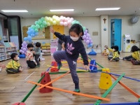 토끼 사슴팀 방과후 체육 수업하는 모습^^ - 무궁화반 - 꿈과 사랑이 생생한 삼덕유치원 토끼 사슴팀 방과후 체육 수업하는 모습^^