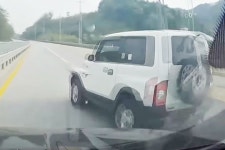 느린 게 싫어서? 1차로 정속 주행하지 말라는 진짜 이유는 | 1boon 느린 게 싫어서? 1차로 정속 주행하지 말라는 진짜 이유는