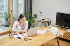 외롭고 스트레스 받는다? 재택근무로 생겨난 ‘새로운 고민’ | 1boon 외롭고 스트레스 받는다? 재택근무로 생겨난 ‘새로운 고민’