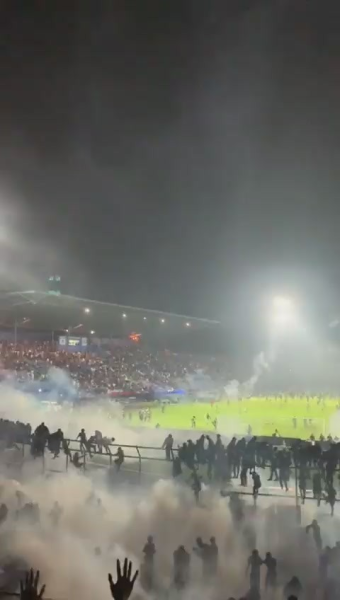 인도네시아, 축구팬 난동에 129명 사망·180명 부상 (종합) - kakaoTV 인도네시아, 축구팬 난동에 129명 사망·180명 부상 (종합)