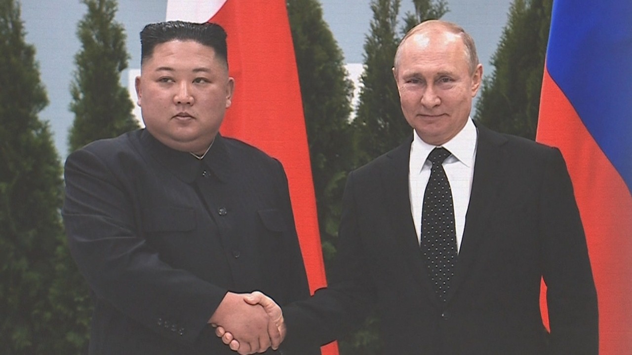 러시아 외무장관, 방북 중 김정은 국무위원장과 러시아 방문 계획 논의 가능성 제기