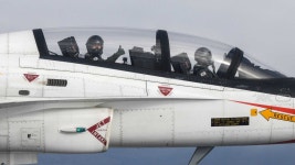 692대1 경쟁뚫고 국민조종사 선발…초음속기 비행체험 - kakaoTV 692대1 경쟁뚫고 국민조종사 선발…초음속기 비행체험