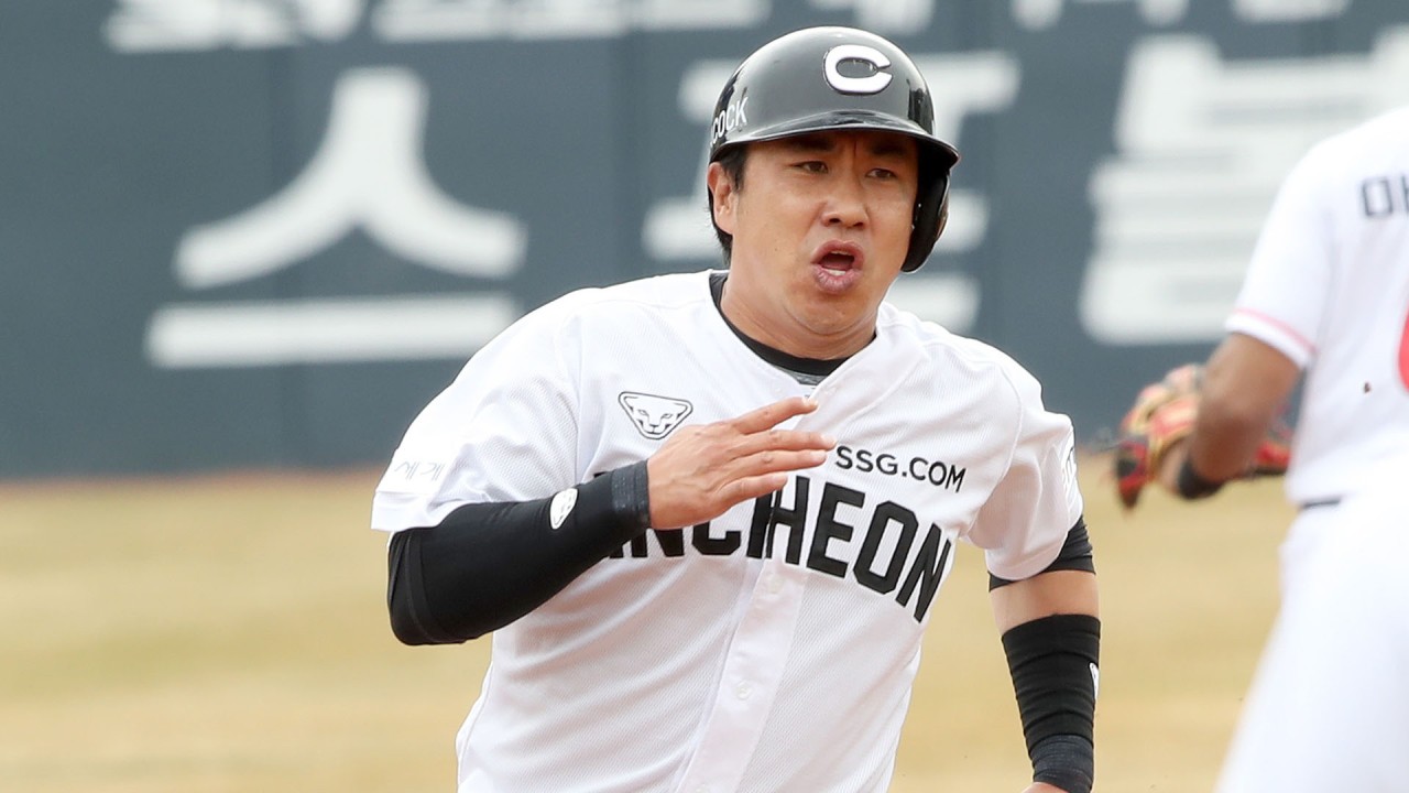 김강민, 23년 활약 후 은퇴식…치열한 선수로서의 마지막 순간