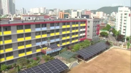 운동장 그늘막에 태양광 발전이…효과는 ‘1석 3조’ - kakaoTV 운동장 그늘막에 태양광 발전이…효과는 ‘1석 3조’