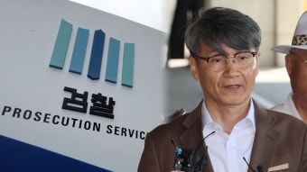 '명품백 전달' 최재영, 검찰 재출석…