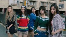 뉴진스 일본데뷔 시동…Right Now 뮤비 공개 - kakaoTV 뉴진스 일본데뷔 시동…Right Now 뮤비 공개