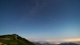 한여름 별똥별…오늘 밤 페르세우스 유성우 쏟아진다 - kakaoTV 한여름 별똥별…오늘 밤 페르세우스 유성우 쏟아진다