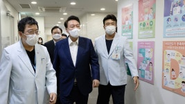 어린이병원 찾은 윤대통령…소아 의료 지원하고 뒷받침 - kakaoTV 어린이병원 찾은 윤대통령…소아 의료 지원하고 뒷받침