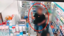 지인에 450만원 갚기로 한 날…들통난 소매치기 자작극 - kakaoTV 지인에 450만원 갚기로 한 날…들통난 소매치기 자작극