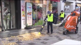 거리로 나온 진공 청소기…“청소 환경 개선” - kakaoTV 거리로 나온 진공 청소기…“청소 환경 개선”