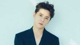 BJ에 8억 뺏긴 김준수…악플러에 법적 대응 - kakaoTV BJ에 8억 뺏긴 김준수…악플러에 법적 대응