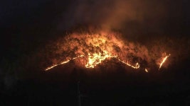산청 산불현장…강풍 속 다섯번째 야간진화 - kakaoTV 산청 산불현장…강풍 속 다섯번째 야간진화