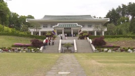 옛 대통령 별장 거닐며 봄꽃 즐겨요…청남대 영춘제 성황 - kakaoTV 옛 대통령 별장 거닐며 봄꽃 즐겨요…청남대 영춘제 성황