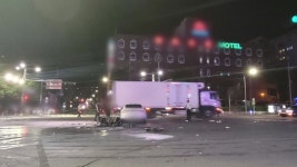 창원 교차로에서 승용차·오토바이 충돌...1명 숨져 - kakaoTV 창원 교차로에서 승용차·오토바이 충돌...1명 숨져