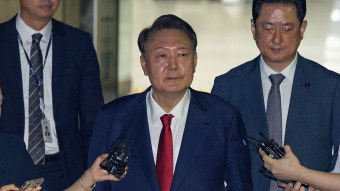 3평 독방서 안 나오는 윤…'강제 구인' 가능성 열어둔 특검 - kakaoTV 3평 독방서 안 나오는 윤…'강제 구인' 가능성 열어둔 특검