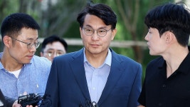 “상현이한테 얘기할게”…‘尹 공천 개입 의혹 공범’ 윤상현 소환 - kakaoTV “상현이한테 얘기할게”…‘尹 공천 개입 의혹 공범’ 윤상현... 