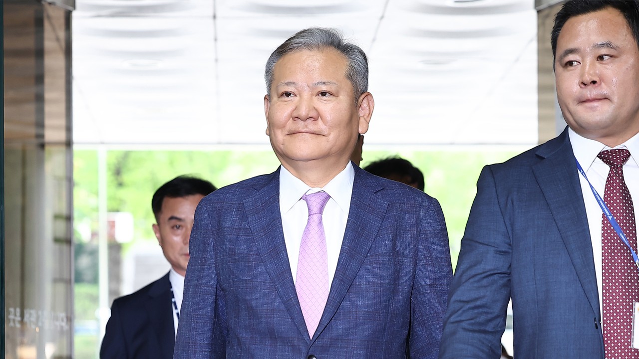이상민 전 장관, 내란 혐의로 구속 상태로 재판에 넘긴다