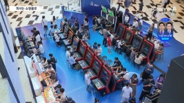 백화점에 오락실·휴양지?…휴가철 무한경쟁 - kakaoTV 백화점에 오락실·휴양지?…휴가철 무한경쟁