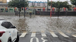 [속보] 인천 중구 운남교차로·고염나무골 도로 침수 - kakaoTV [속보] 인천 중구 운남교차로·고염나무골 도로 침수