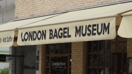 ‘런던베이글뮤지엄’ 20대 직원 사망…유족 “주 80시간 과로” - kakaoTV ‘런던베이글뮤지엄’ 20대 직원 사망…유족 “주 80시간... 