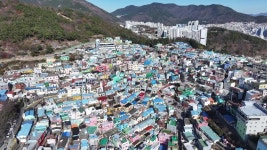 부산 외국인 관광객 3백만 명 첫 돌파...매력 강화 - kakaoTV 부산 외국인 관광객 3백만 명 첫 돌파...매력 강화