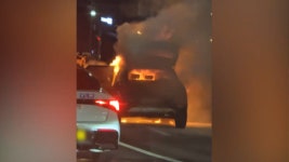 인천 봉수대길 사거리서 차량 화재…13분 만에 완진 - kakaoTV 인천 봉수대길 사거리서 차량 화재…13분 만에 완진