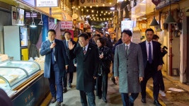 [영상구성] 이 대통령, 설 명절 앞두고 통인시장 깜짝 방문 - kakaoTV [영상구성] 이 대통령, 설 명절 앞두고 통인시장 깜짝 방문