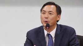 법원, '이 대통령 명예훼손' 모스 탄 출국정지 유지 - kakaoTV 법원, '이 대통령 명예훼손' 모스 탄 출국정지 유지